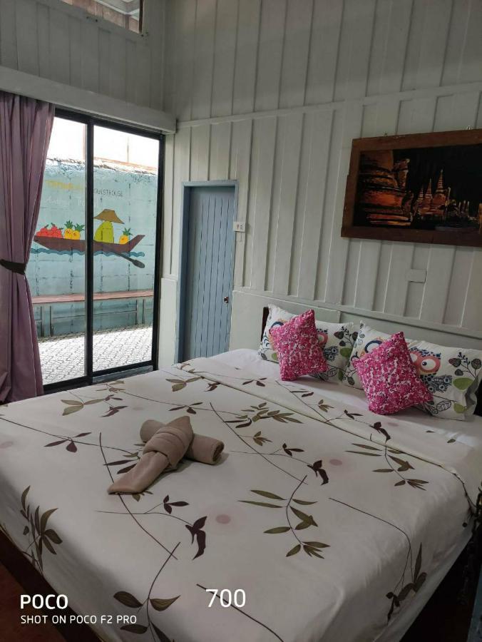 Tamarind Guesthouse Ayutthaya Bagian luar foto