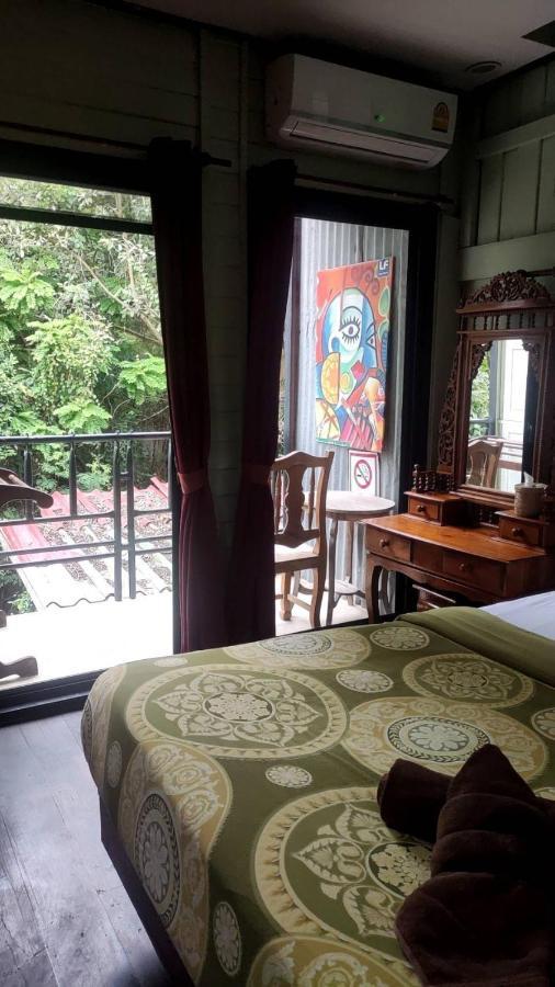 Tamarind Guesthouse Ayutthaya Bagian luar foto