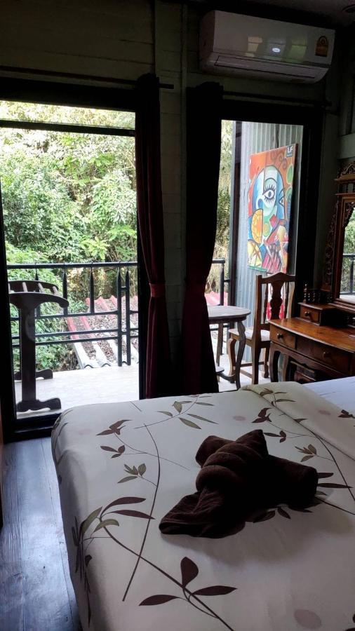 Tamarind Guesthouse Ayutthaya Bagian luar foto