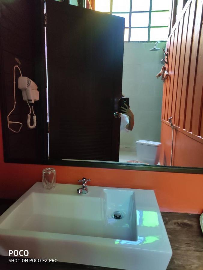 Tamarind Guesthouse Ayutthaya Bagian luar foto