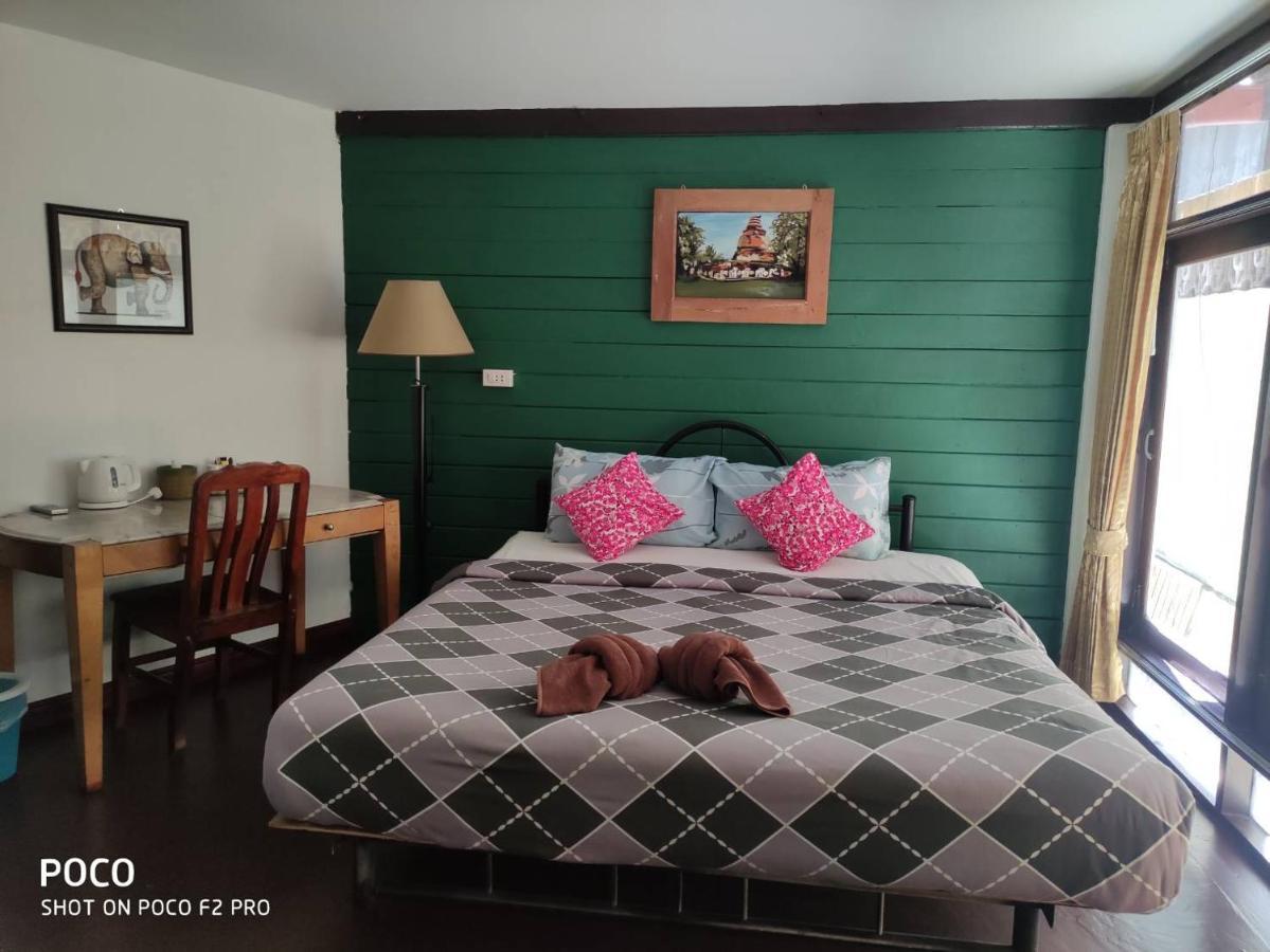 Tamarind Guesthouse Ayutthaya Bagian luar foto