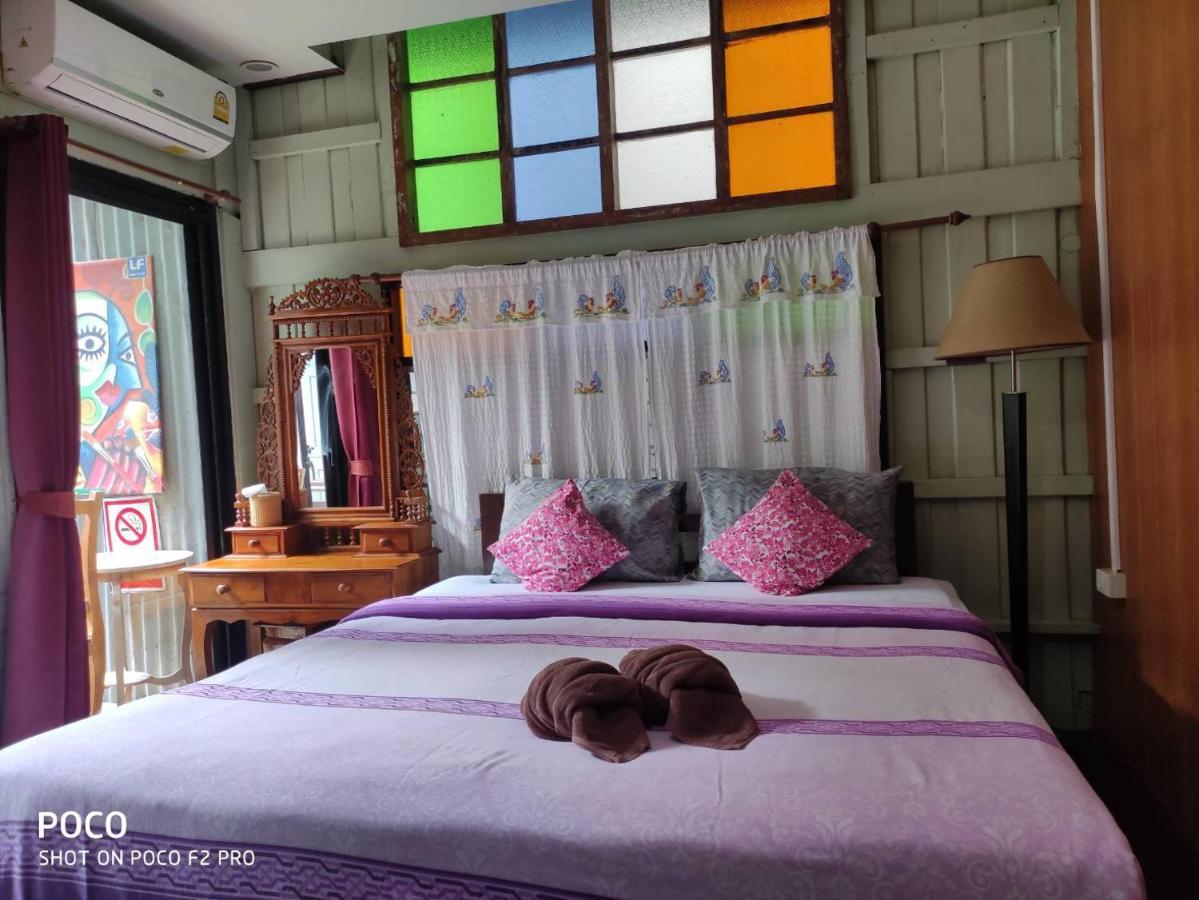 Tamarind Guesthouse Ayutthaya Bagian luar foto