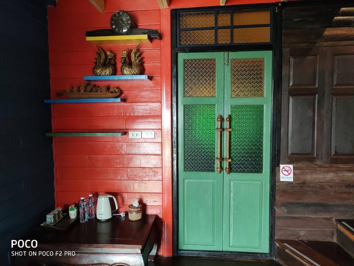 Tamarind Guesthouse Ayutthaya Bagian luar foto