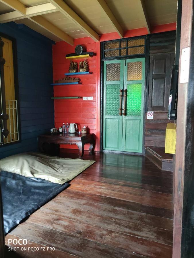 Tamarind Guesthouse Ayutthaya Bagian luar foto