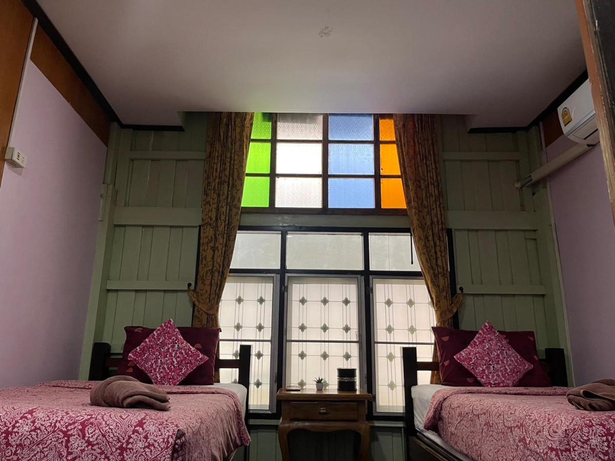 Tamarind Guesthouse Ayutthaya Bagian luar foto