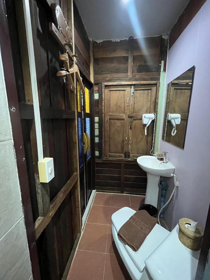Tamarind Guesthouse Ayutthaya Bagian luar foto