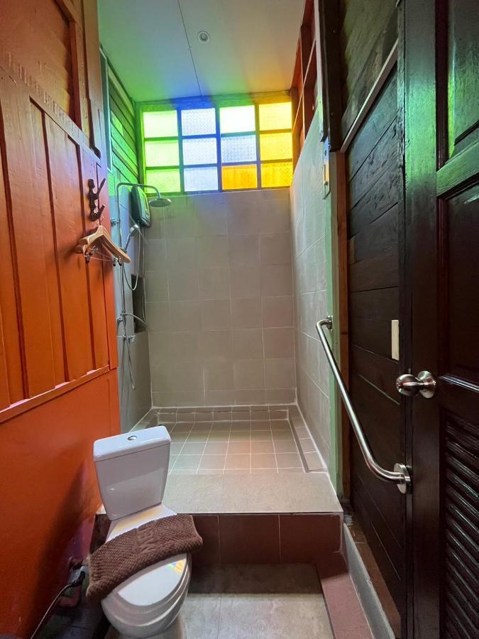 Tamarind Guesthouse Ayutthaya Bagian luar foto